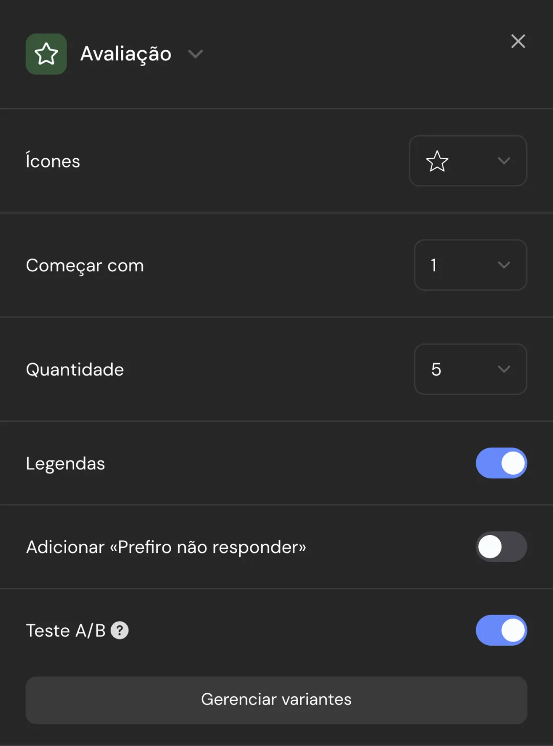 Configurações da pergunta com Teste A/B ativado e o botão Gerenciar variantes, ao lado de uma pergunta com as abas Formal e Amigável