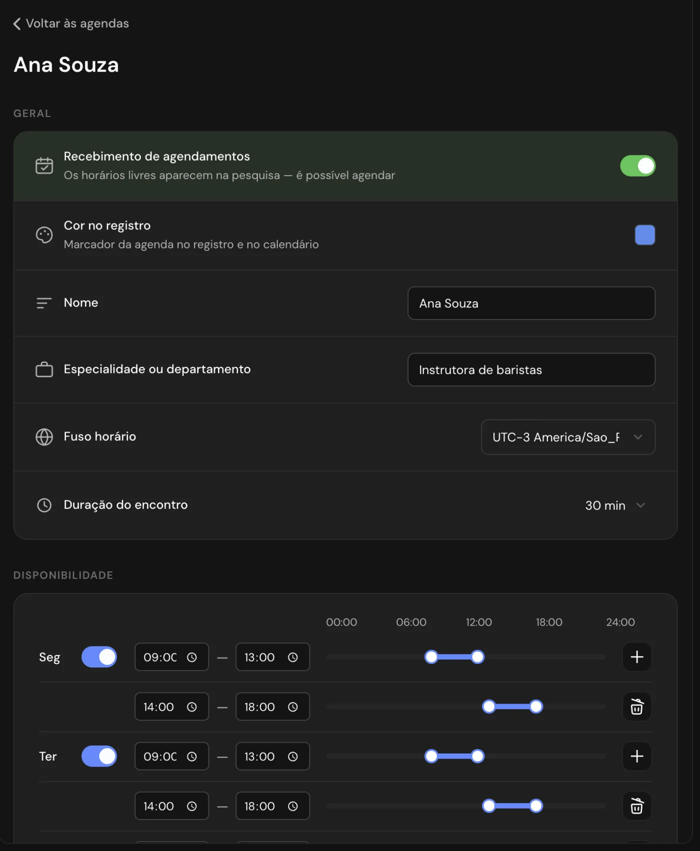 Configurações da agenda: recebimento de agendamentos, a cor no registro, o nome, o fuso horário, atendimentos de 30 minutos e horário das 9:00 às 13:00 e das 14:00 às 18:00